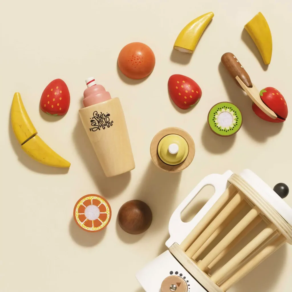 TV296-smoothie- mixer- frukter-banan-apelsin-kiwi-hälsosam- dryck-trä- rollspel-mat-eko-leksak-trä