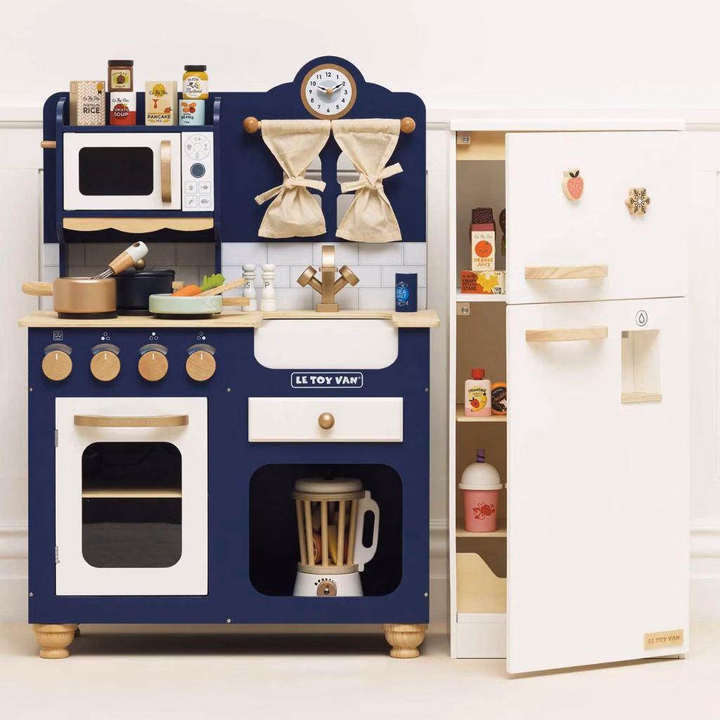 Oxford Wooden Play Kitchen TV325