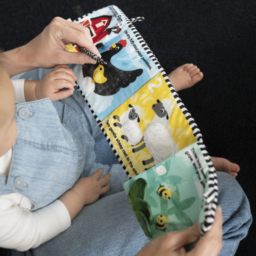 baby einstein BE-17303 Counting at the Farm™ blød aktivitetsbog
