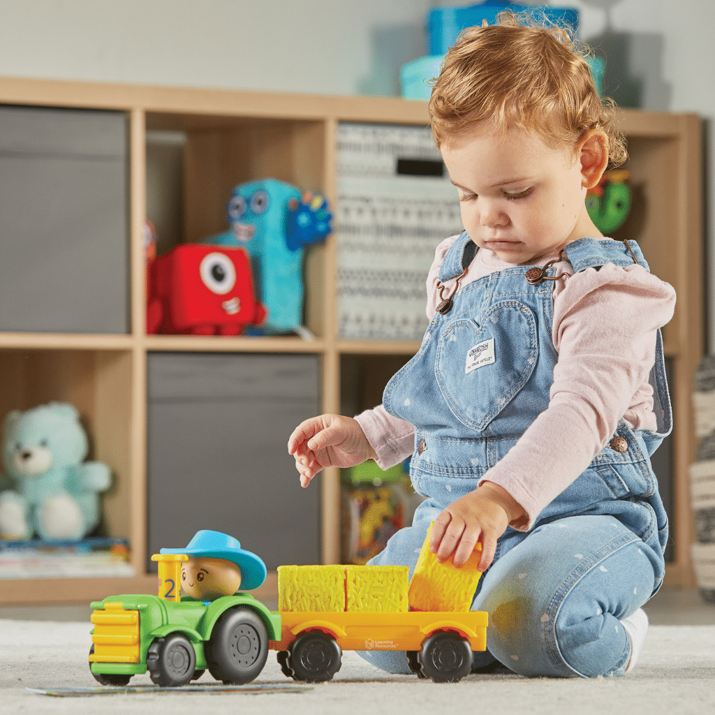 utbildningsresurser LER7746 Peeksville™ Haul & Seek-traktor™