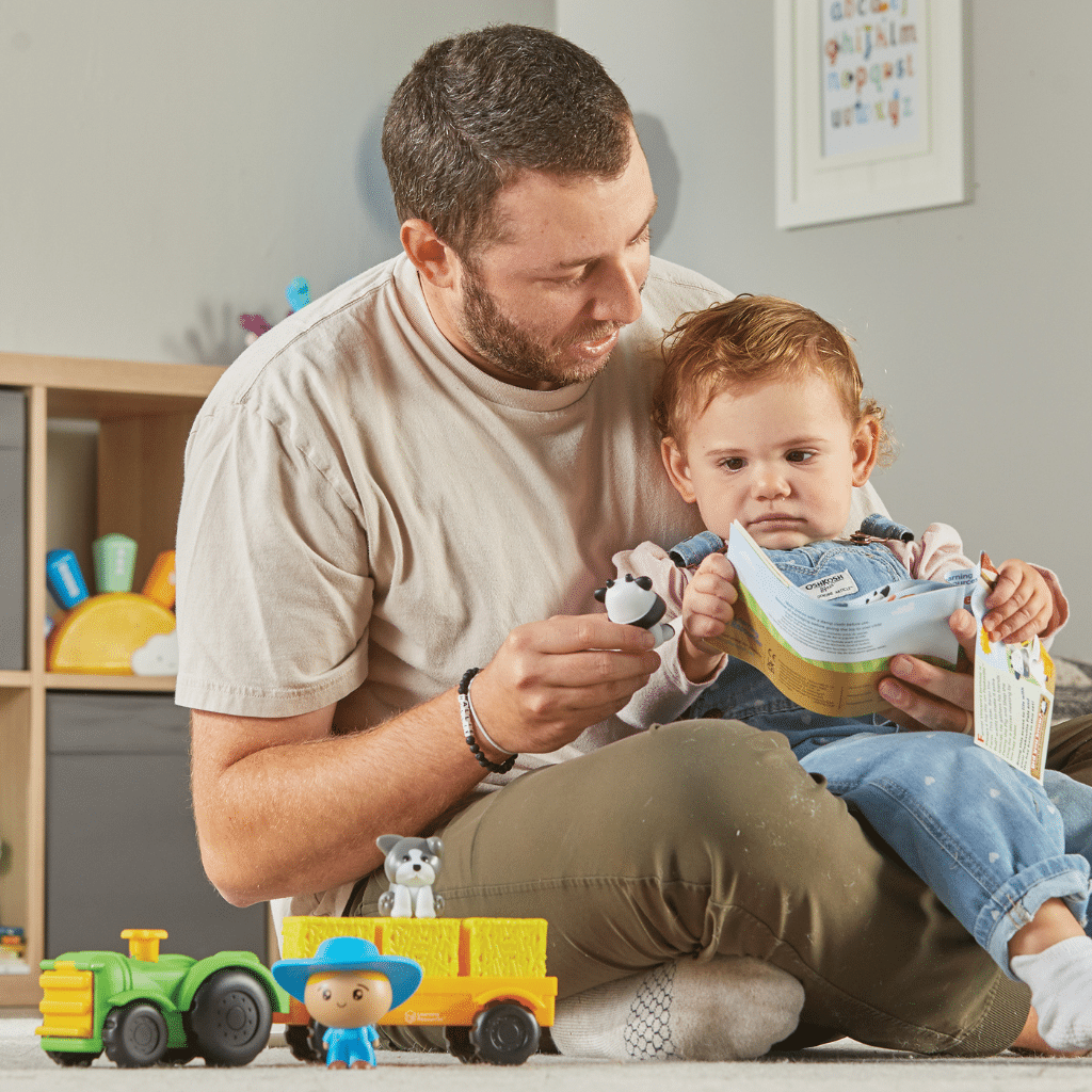 utbildningsresurser LER7746 Peeksville™ Haul & Seek-traktor™