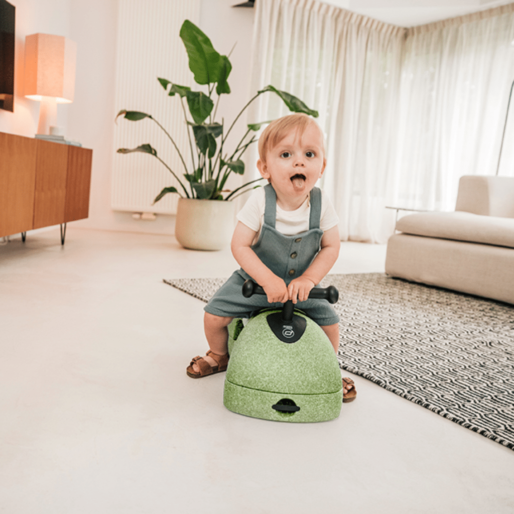 scoot and ride My First 96616 olive