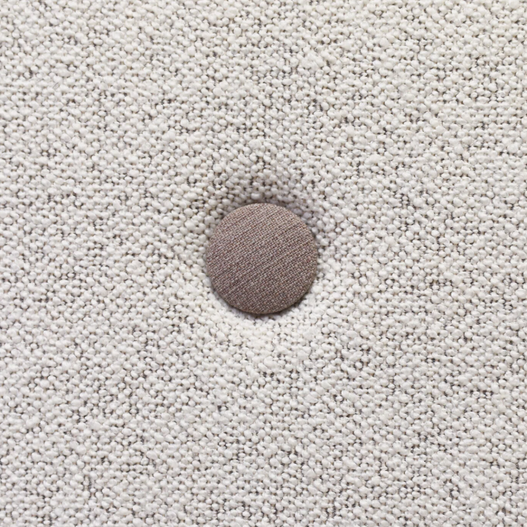 By KlipKlap KK Hög stol Beige bouclé med sand