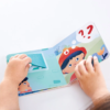 Hape - Vrålande brandbil med ljud och bok
