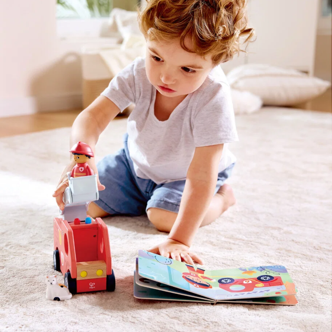 Hape - Brølende brandbil med lyd og bog