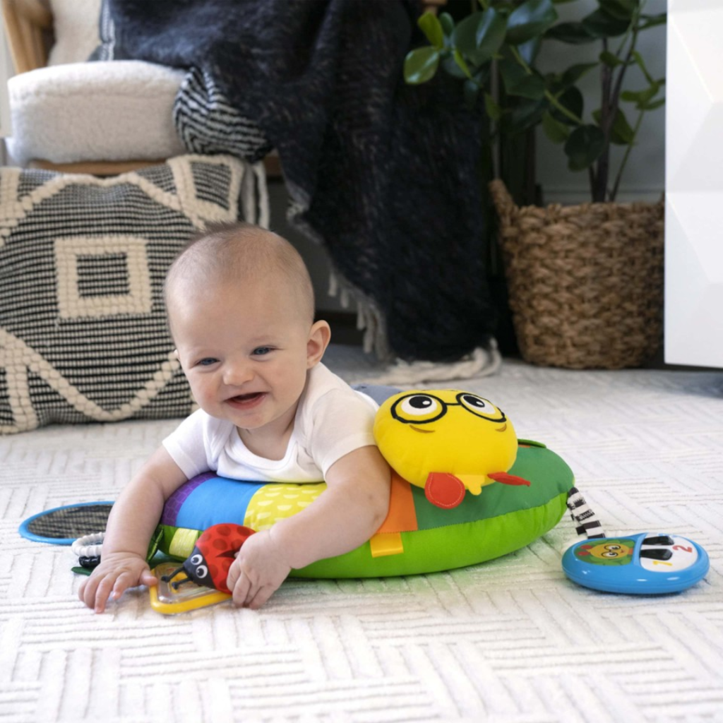 Baby Einstein Cal-a-Pillow aktivitetskil för magstunder