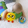 Baby Einstein Cal-a-Pillow aktivitetskil för magstunder