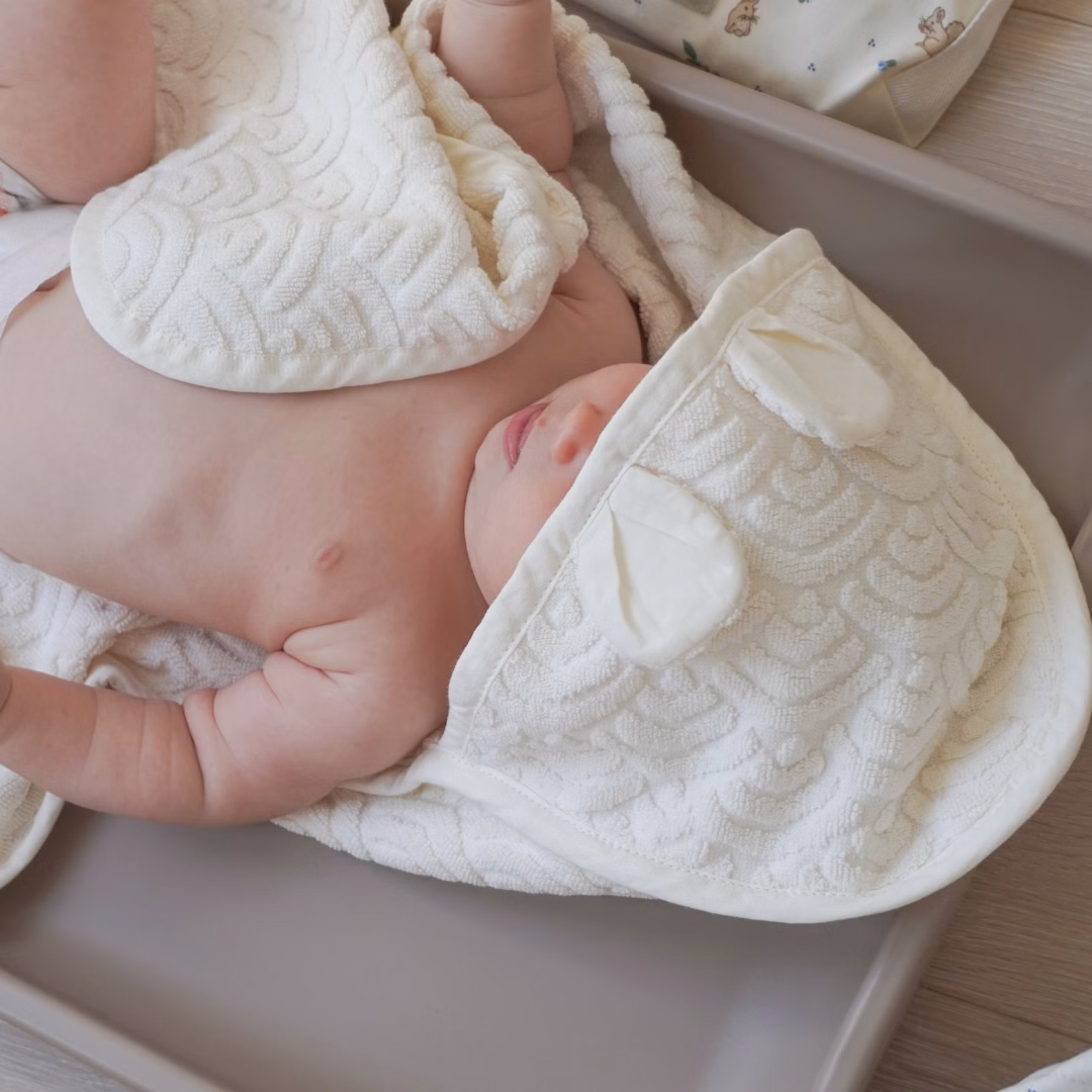 Hooded-Baby-Towel-w-ears-GOTS-Off-White-SKU-633-21-000-WW