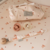 Cam Cam Copenhagen – broderade nappband med rosetter