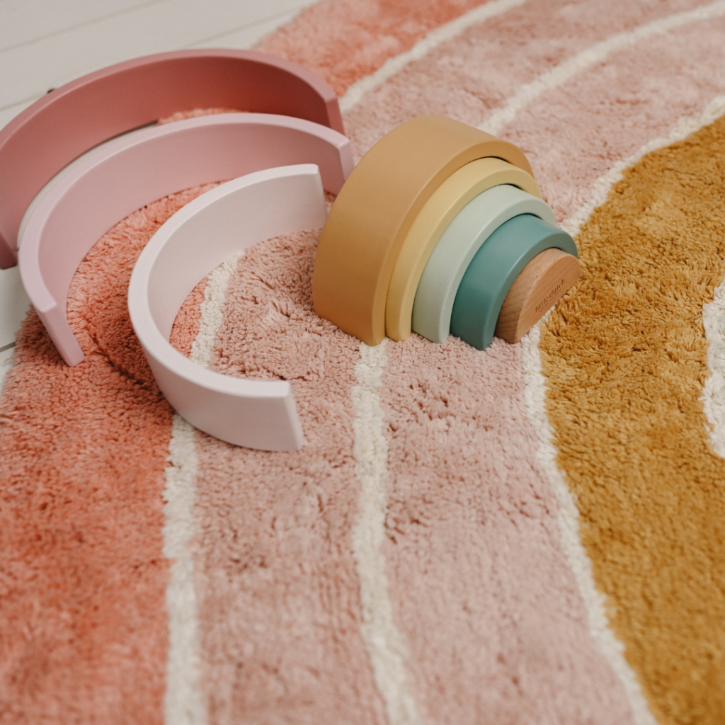 Little Dutch – Filt i regnbågsform, rosa, med latexbaksida